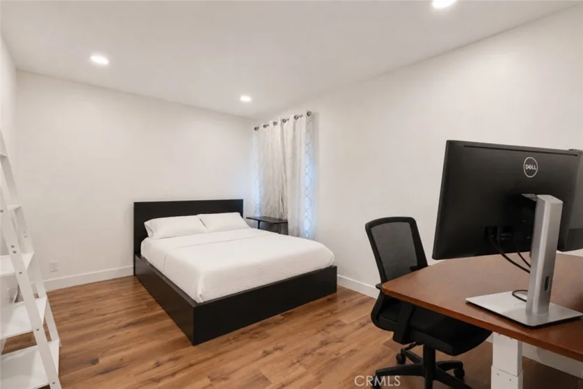2900 Madison photo 6