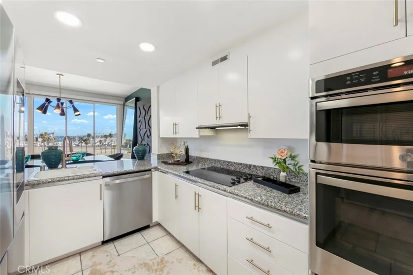 850 E Ocean Boulevard #205 photo 18