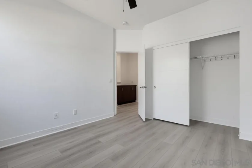 745 Shoreline Road photo 41