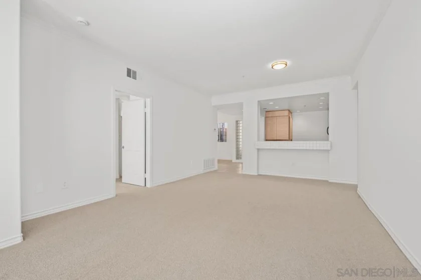 2253 Martin #220 photo 19