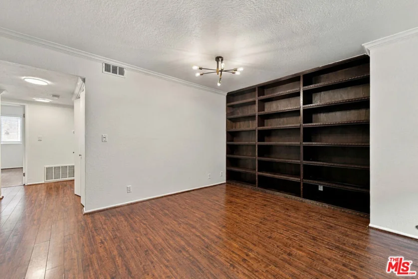 11918 Avon Way #102 photo 11