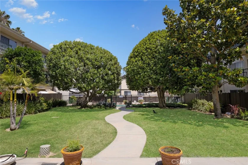 420 S Madison Avenue #301 photo 28