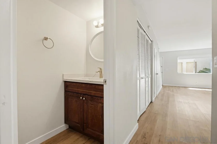 5130 N River Road #Unit B photo 22