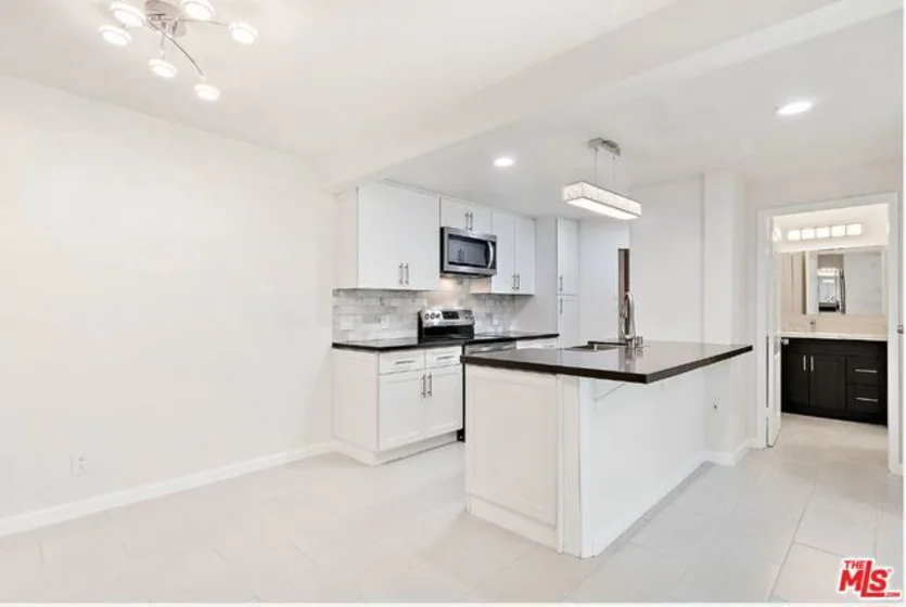 5460 White Oak Avenue #F107 photo 1