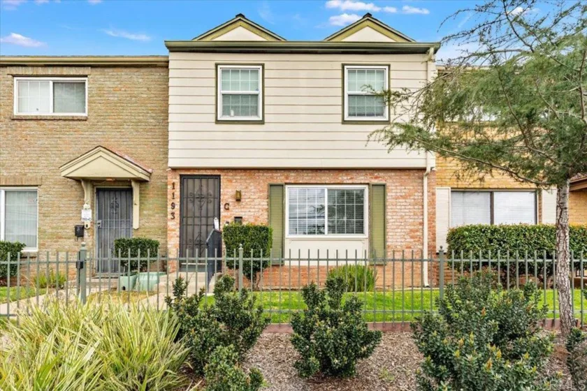 1193 N Mollison Avenue #C photo 1