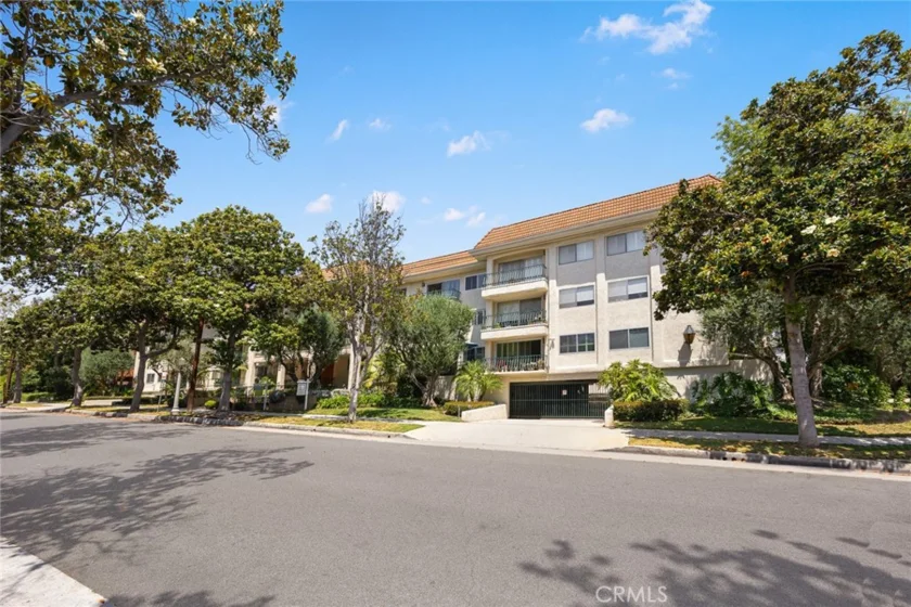 420 S Madison Avenue #301 photo 1