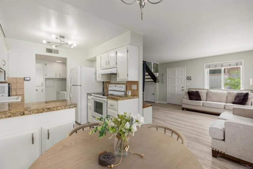 10331 Santana Ranch Drive photo 8