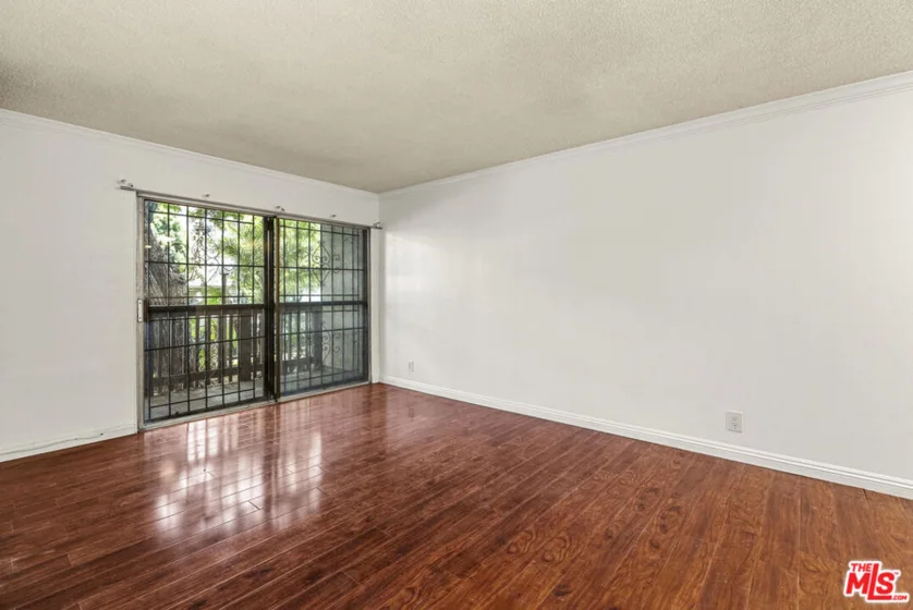 525 S Ardmore Avenue #107 photo 18