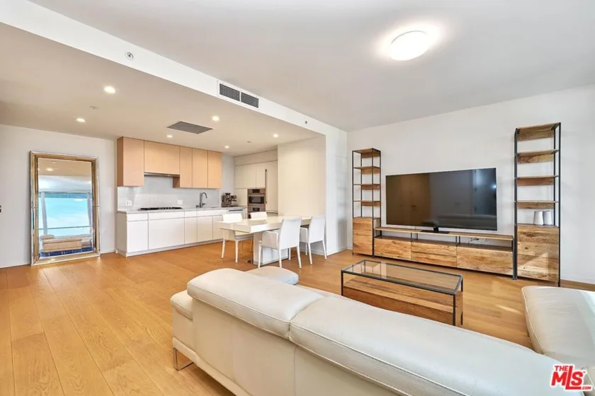 877 Francisco Street #1516 photo 11