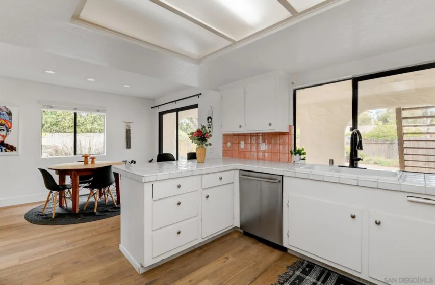 6711 Corintia photo 11
