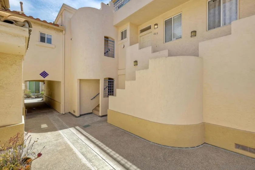 6231 Calle Mariselda #605 photo 2