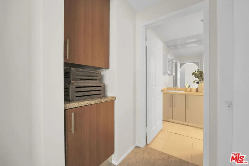 620 S Gramercy Place #135 photo 3