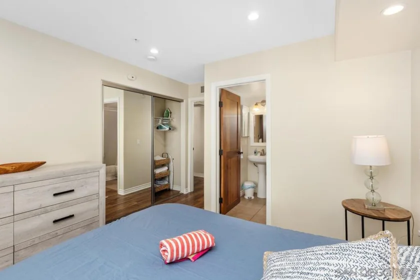 801 W Hawthorn Street #301 photo 12