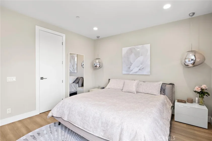 745 Beacon photo 33