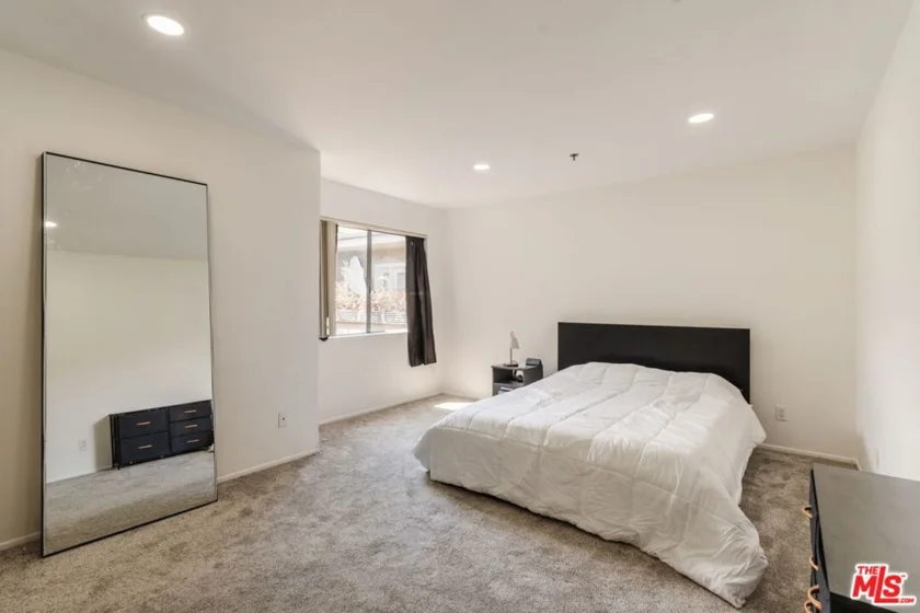 1731 Barry Avenue #214 photo 8