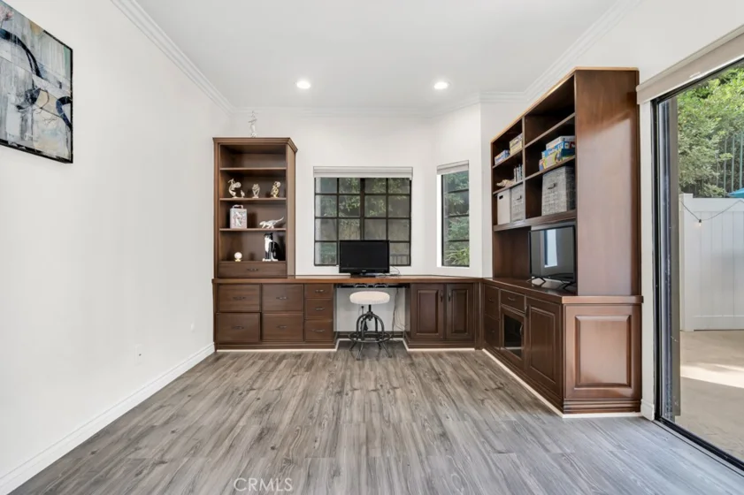17914 Magnolia Boulevard #121 photo 21