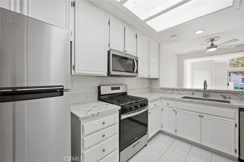 29525 Cara photo 21