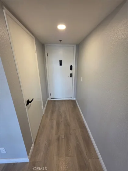6545 Reseda photo 19