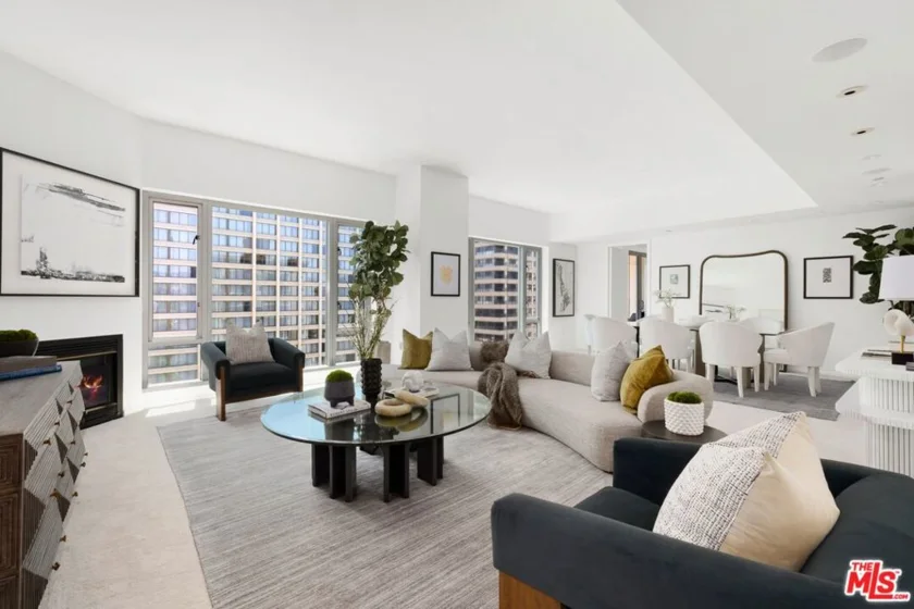 10727 Wilshire Boulevard #1001 photo 1