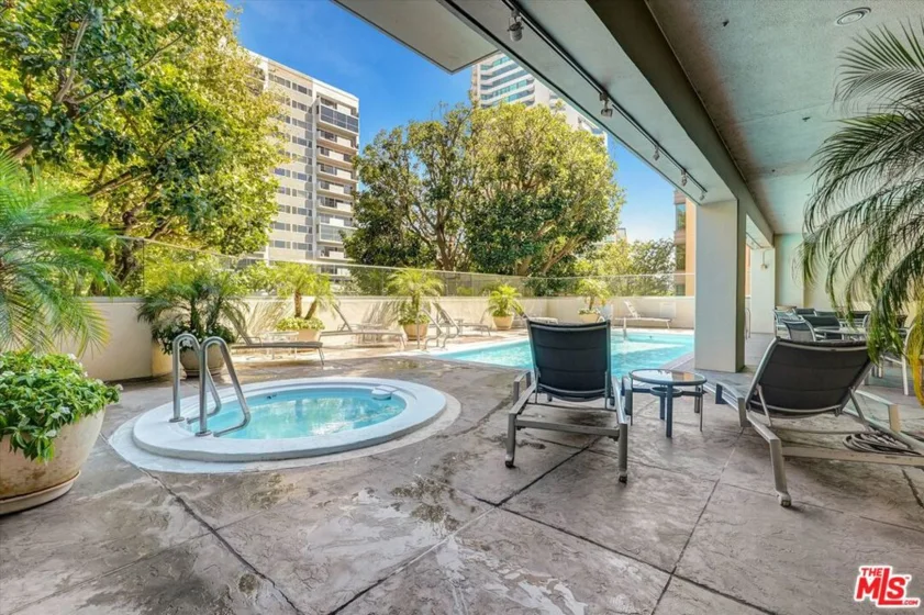 10445 Wilshire Boulevard #504 photo 37