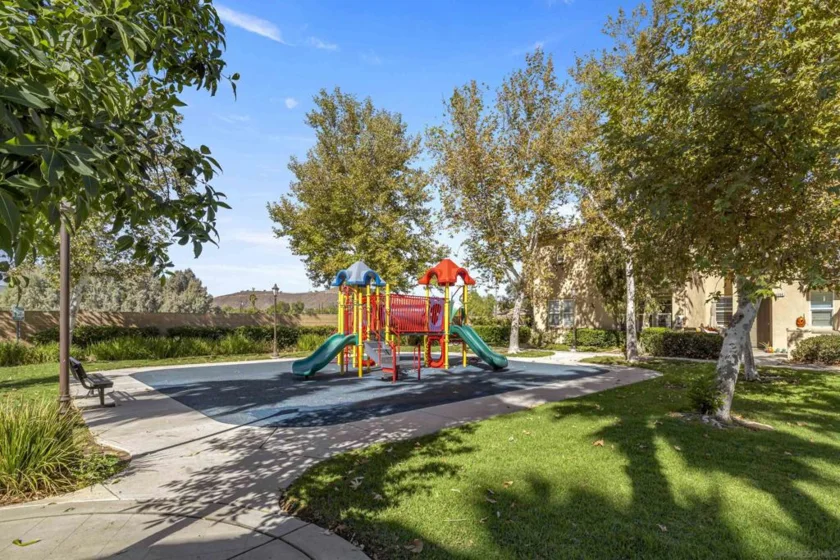 1800 E Lakeshore 1212 photo 19