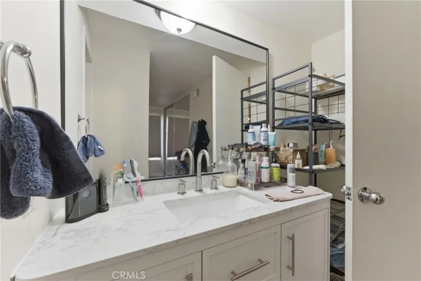 15425 Sherman Way #240 photo 36