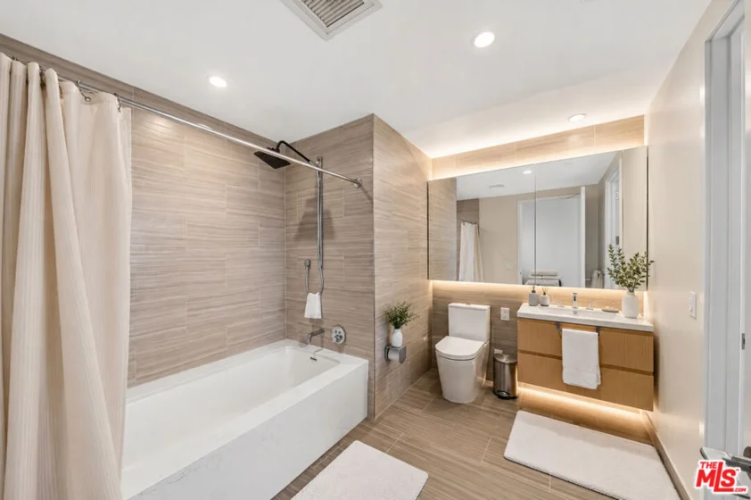 877 Francisco Street #1611 photo 17