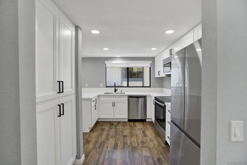 8878 Regents Road #201 photo 3