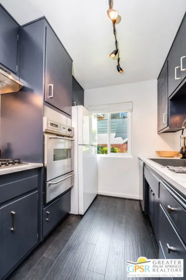 241 S Avenue 57 #123 photo 4