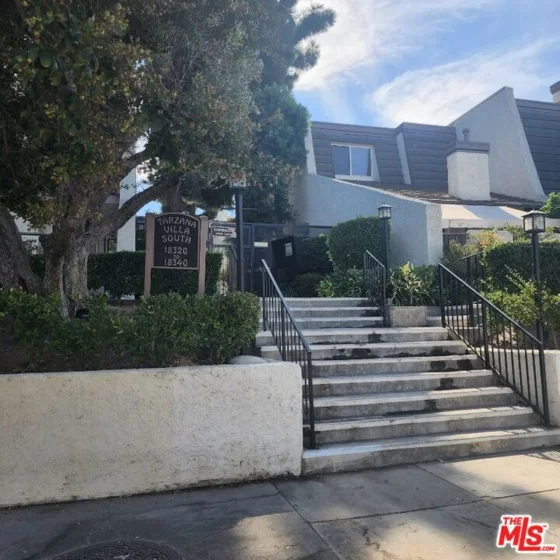 18326 Collins Street #F photo 1