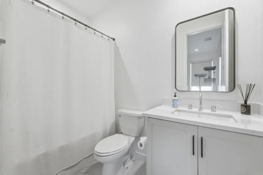 370 Volary Glen photo 23