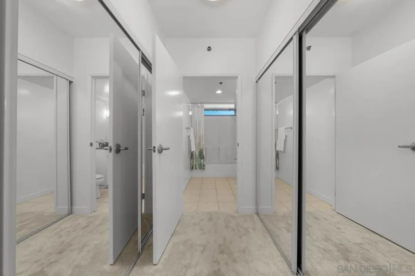 425 W Beech #327 photo 18