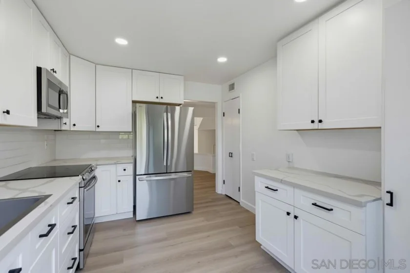3249 Caminito Eastbluff #31 photo 11