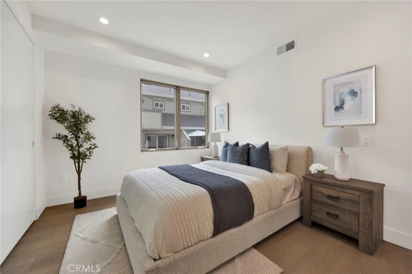 941 E California Boulevard #1 photo 18