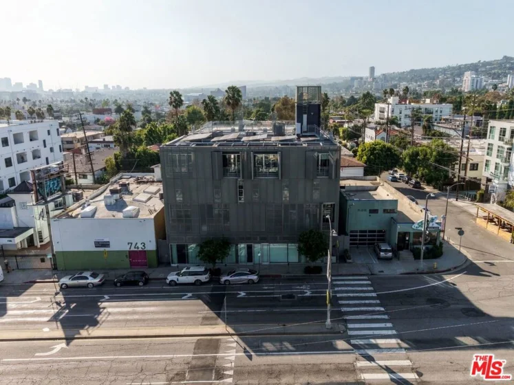 751 N Fairfax Avenue #2 photo 25