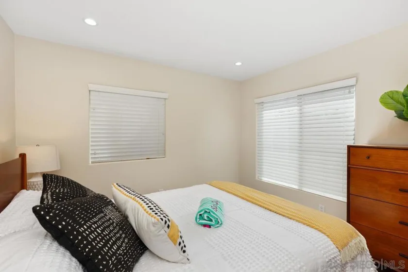 801 W Hawthorn Street #301 photo 19