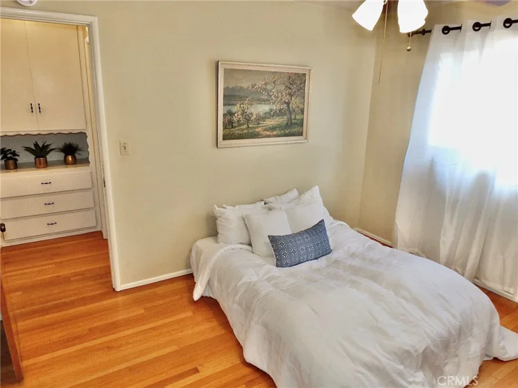 1724 E 1st Street #9 photo 26