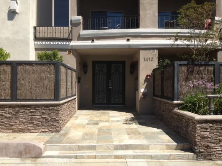 1410 N Curson Avenue #401 photo 1