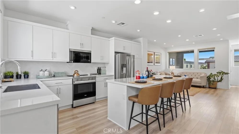 633 S Lyon Street photo 13