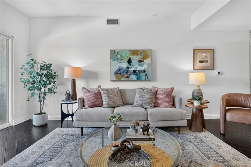 4424 Whitsett Avenue #303 photo 8