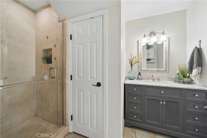 2414 Niagara photo 8