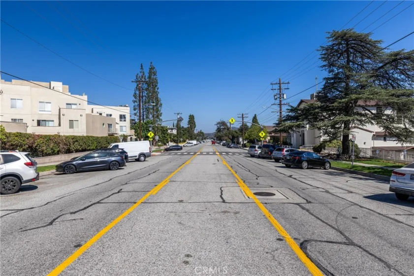 2915 Montrose Avenue #430 photo 19