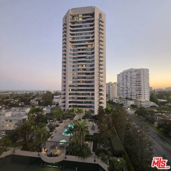 10450 Wilshire Boulevard #10J photo 53