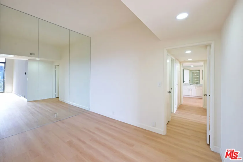 10535 Wilshire Boulevard #1803 photo 22