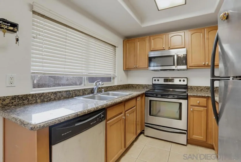 1451 N Broadway #B photo 6