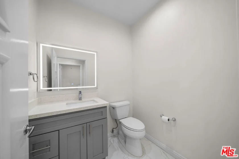 326 Westminster Avenue #404 photo 24