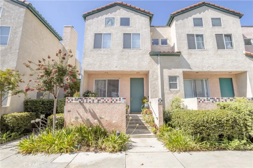 13901 Olive View Lane photo 1
