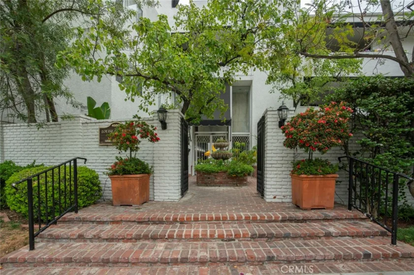 4950 Louise Avenue #101 photo 1