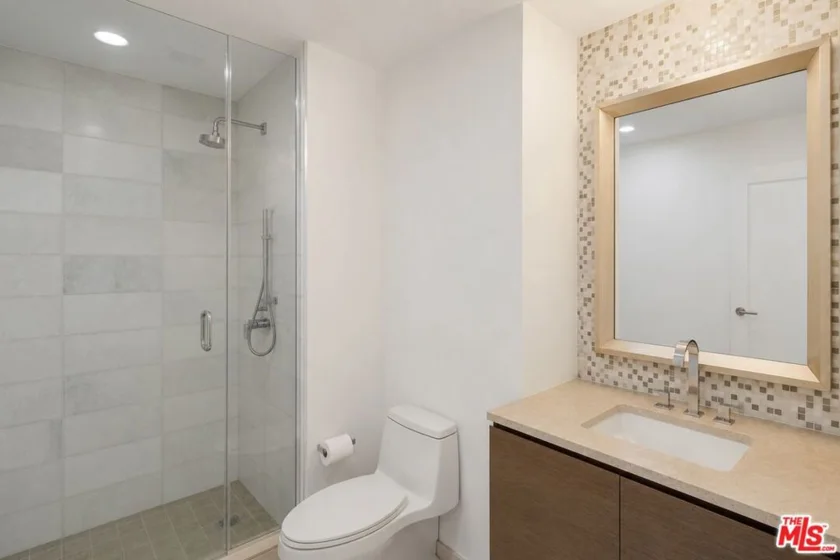 900 W Olympic Boulevard #49C photo 12