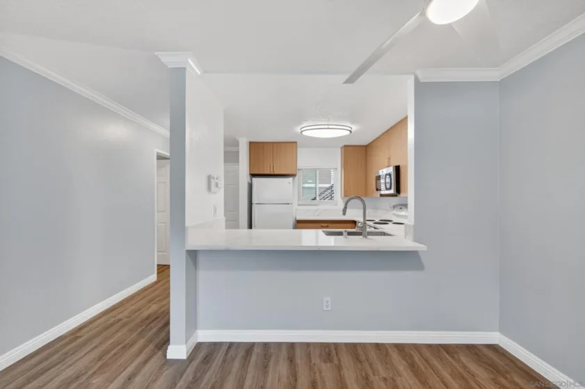7545 Charmant Drive #1301 photo 24